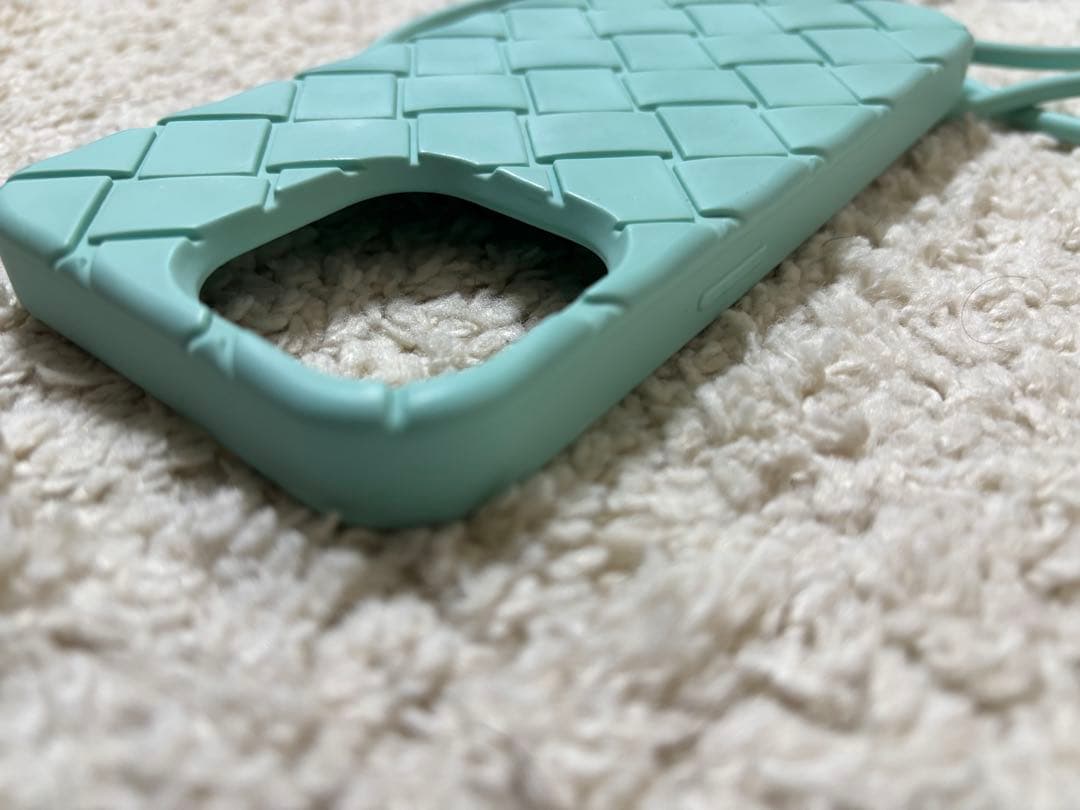 極美品　ボッテガヴェネタ ストラップテックラバー iPhone14Pro ケース