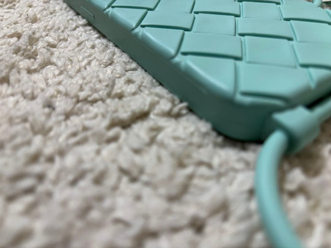 極美品　ボッテガヴェネタ ストラップテックラバー iPhone14Pro ケース