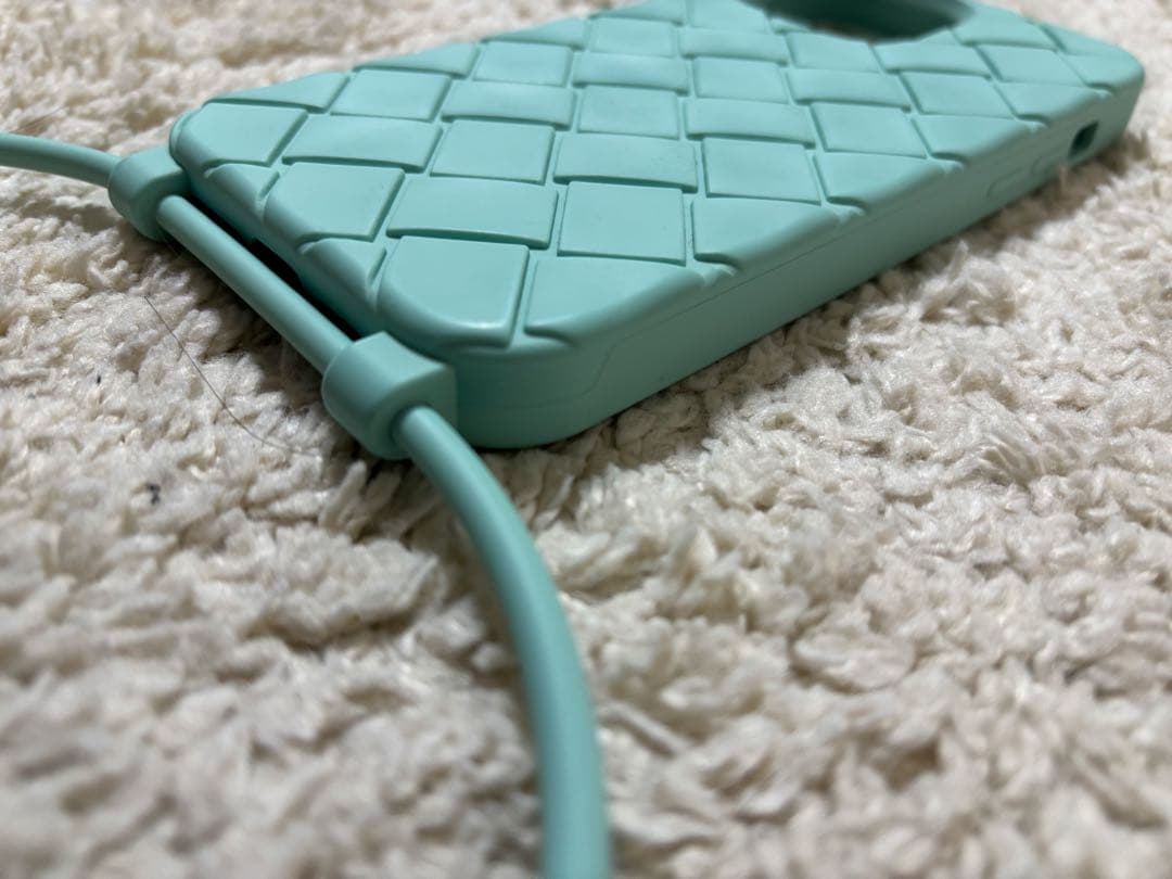 極美品　ボッテガヴェネタ ストラップテックラバー iPhone14Pro ケース