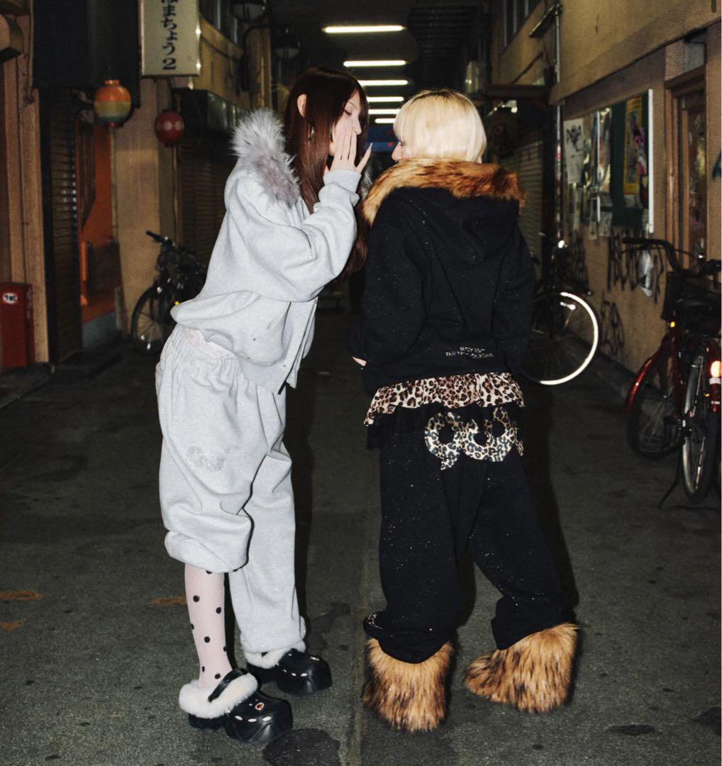 トップス 90 Logo Glitter Fur Zip Hoodie