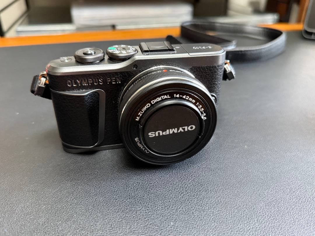 OLYMPUS PEN E-PL10+ズームレンズ+単焦点レンズ