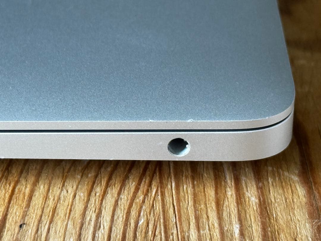 Apple MacBook Air (M1, 2020) 本体　日本語版