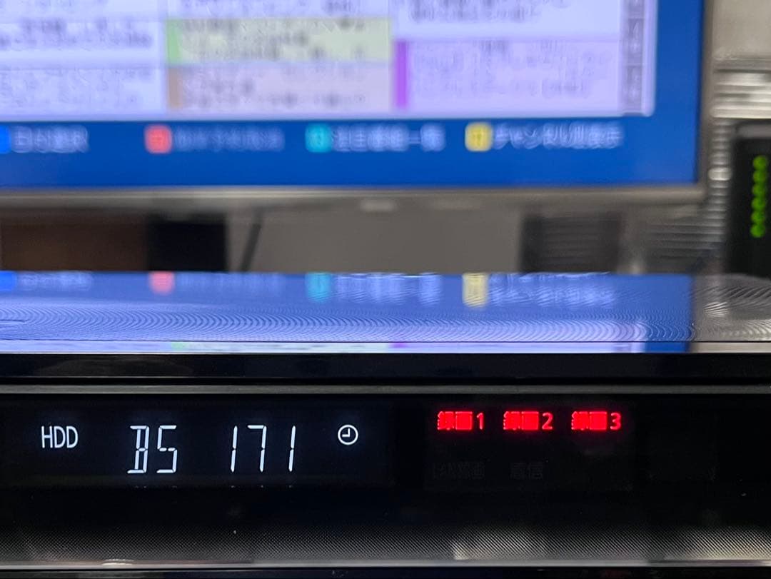 1TB 3番組録画　パナソニック　ブルーレイレコーダー　DMR-BZT700