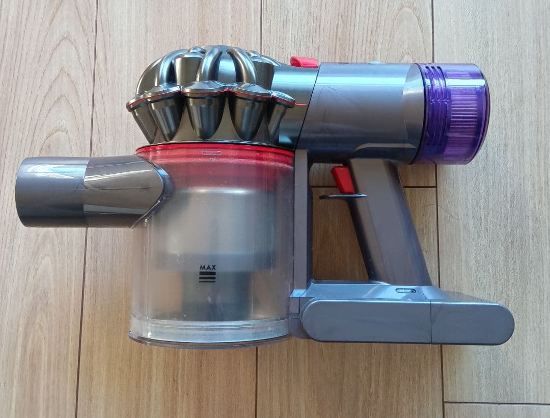 dyson v8 slim fluffy+ 本体　付属品　スタンド付き