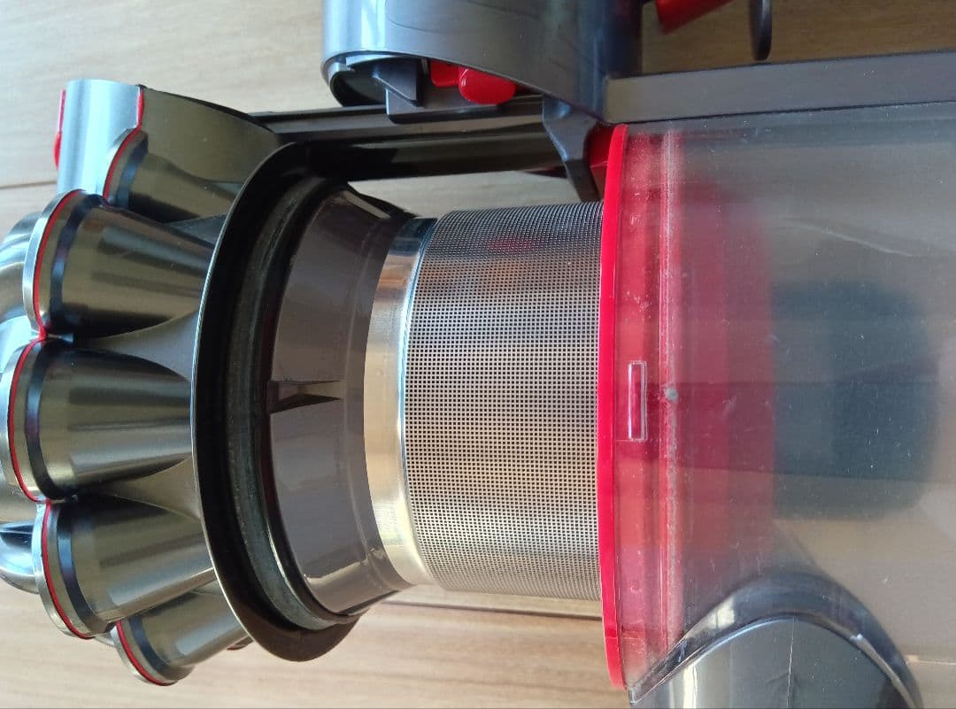 dyson v8 slim fluffy+ 本体　付属品　スタンド付き