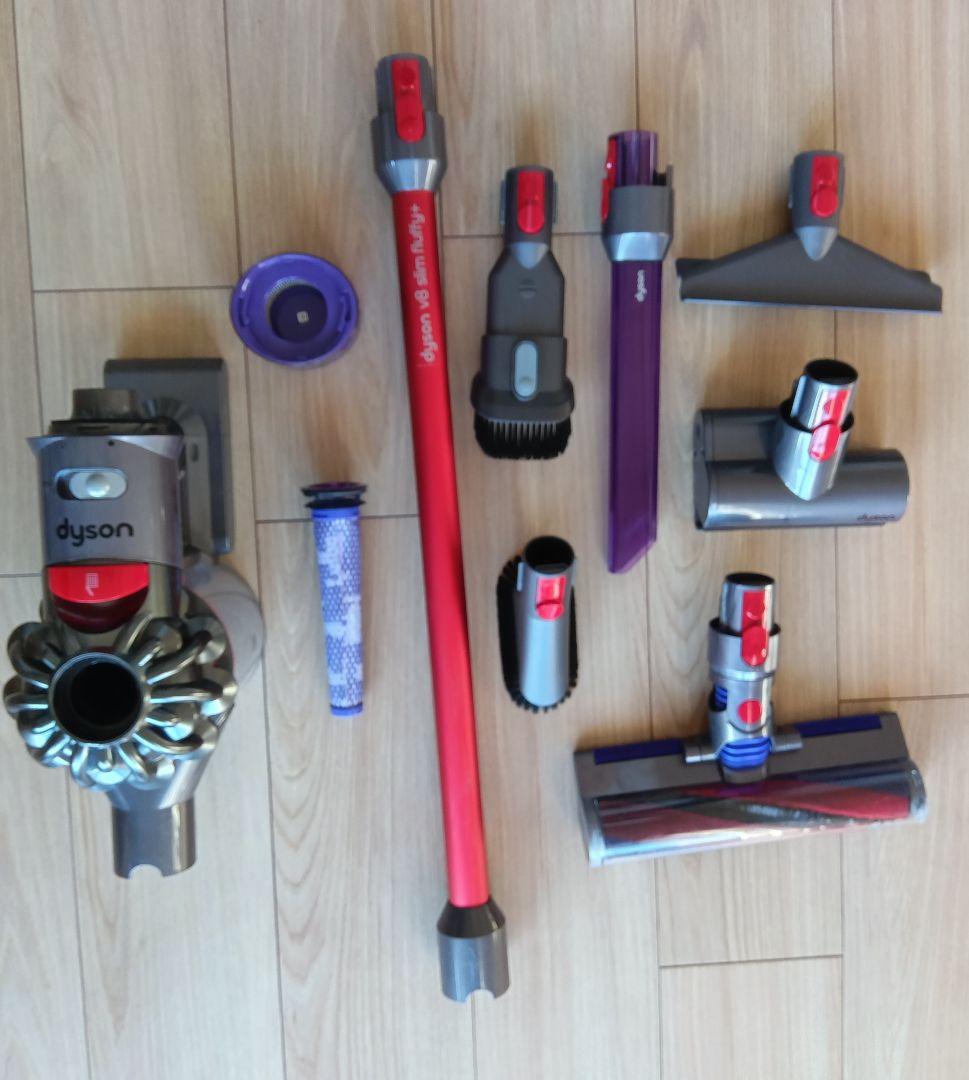 dyson v8 slim fluffy+ 本体　付属品　スタンド付き