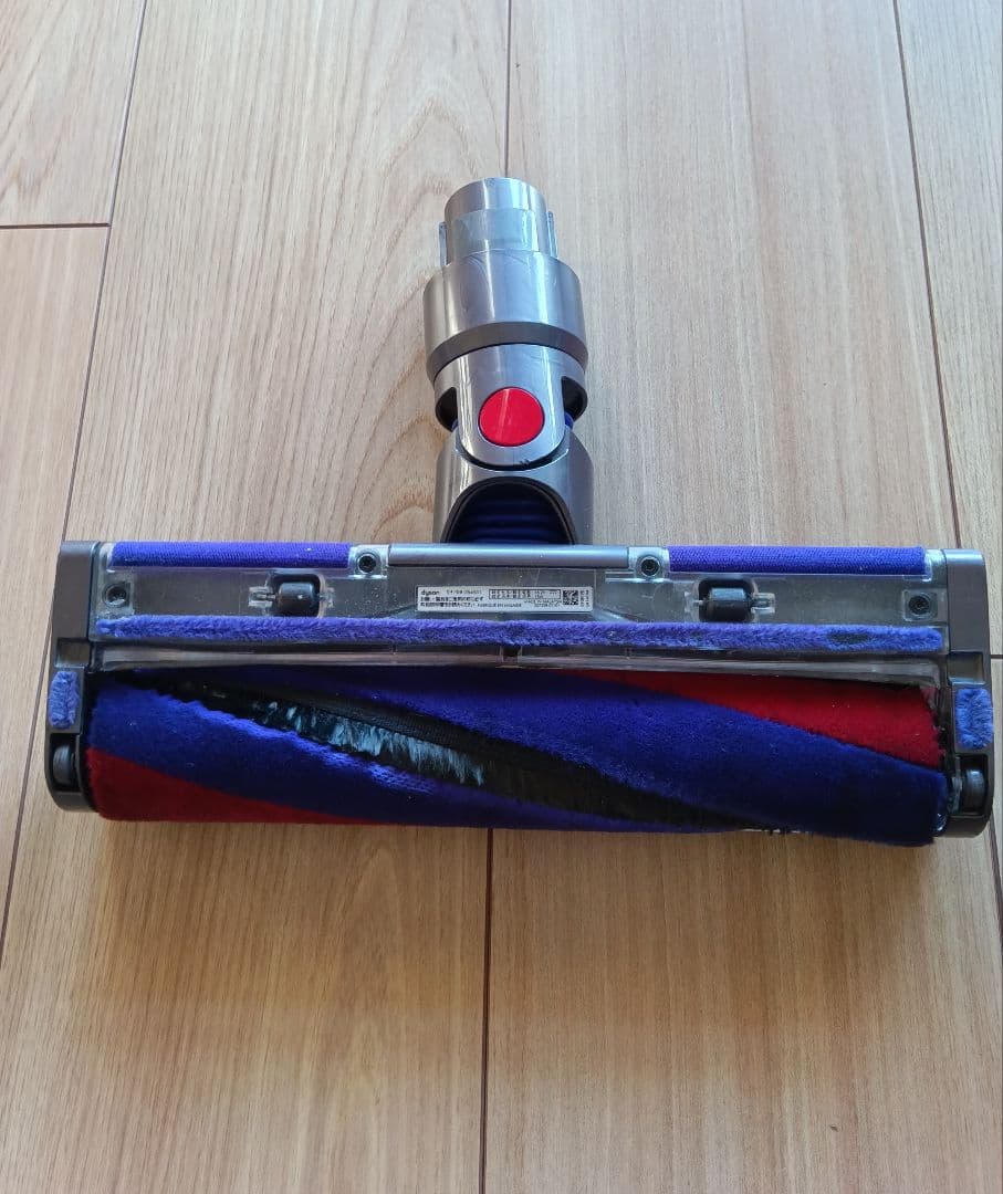 dyson v8 slim fluffy+ 本体　付属品　スタンド付き