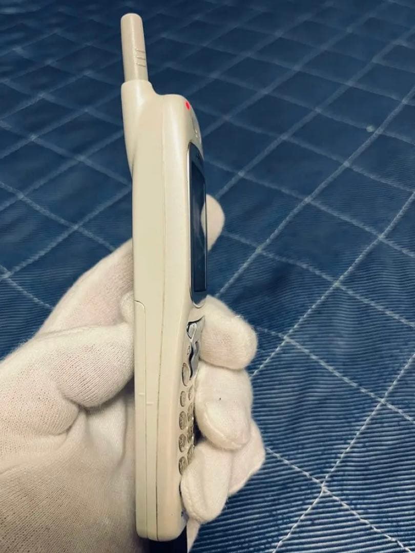 SHARP J-PHONE SH04 ホワイト 携帯電話本体　メルカリ便発送