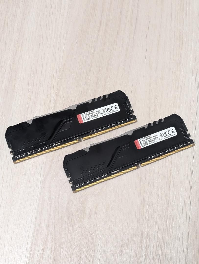 DDR4 32GB 3600MHz メモリー RGB(発光型) Kingston