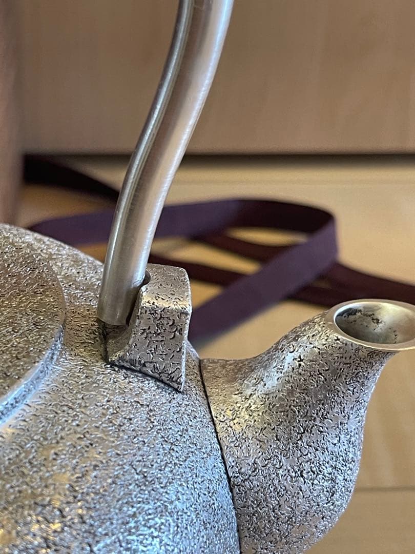 純銀保証　純銀製槌目湯沸1091g 銀瓶　桐箱　刻印あり　急須　茶壺　茶道具鉄瓶