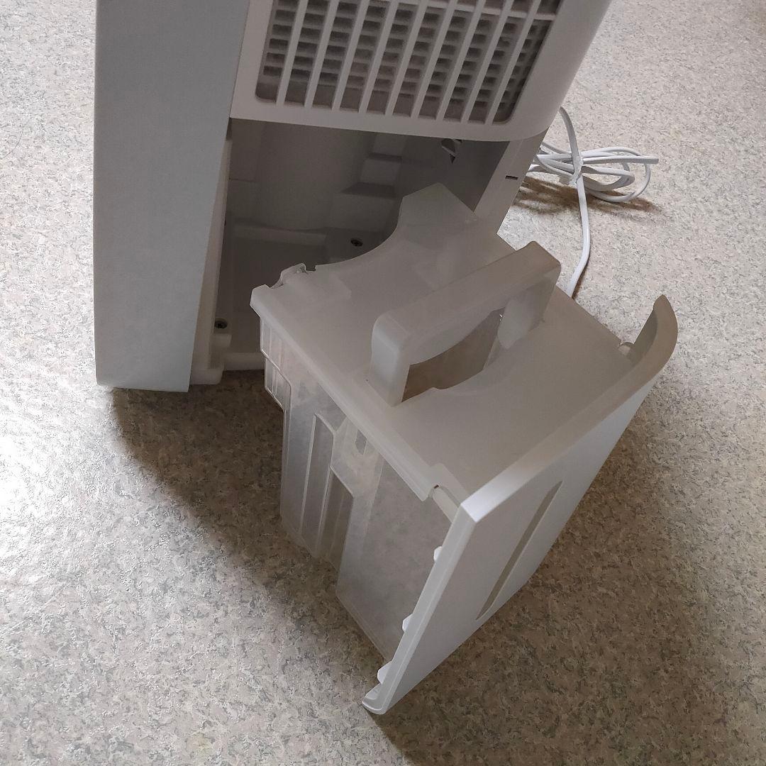 SHARP 冷風・衣類乾燥除湿機 CM-N100