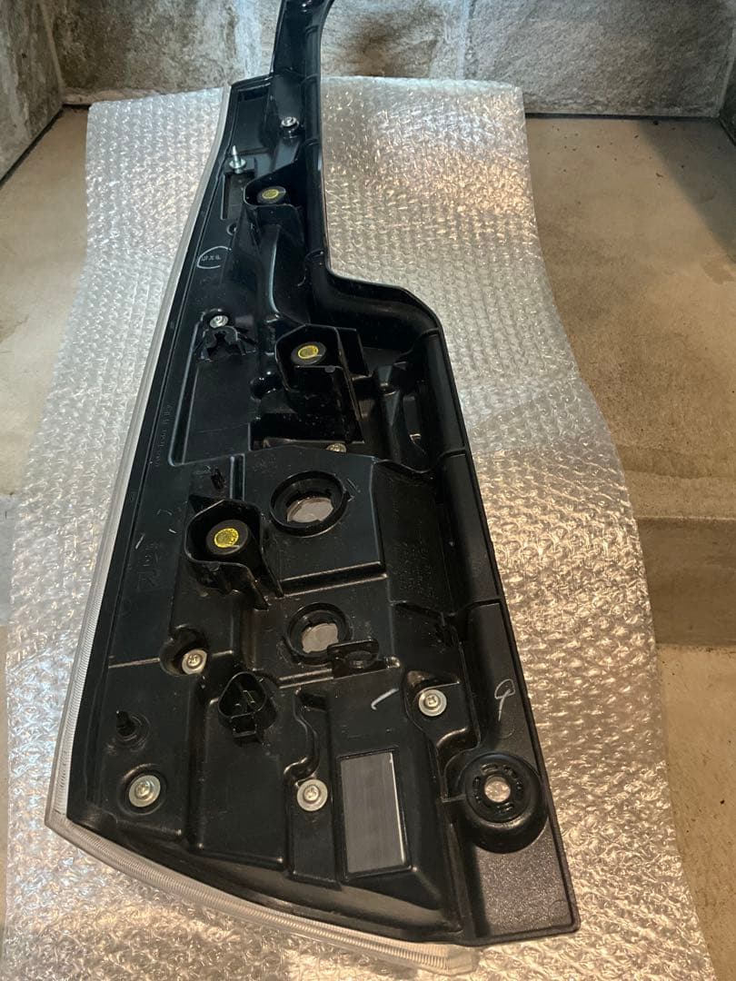LA 150系ムーヴカスタム純正　テールランプ　右側