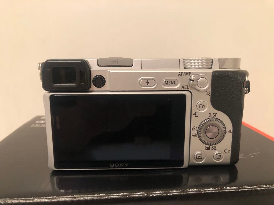 SONY α6400 ミラーレスカメラ ダブルズームレンズセット展示品