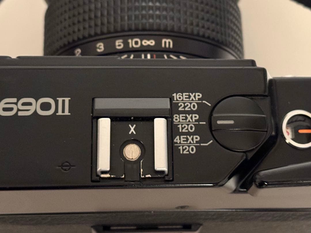 FUJI フジ GW690II 中判フィルムカメラ【おまけフィルム付】