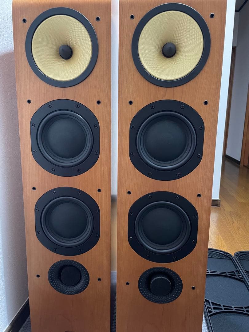 スピーカー・ウーファー B&W 703