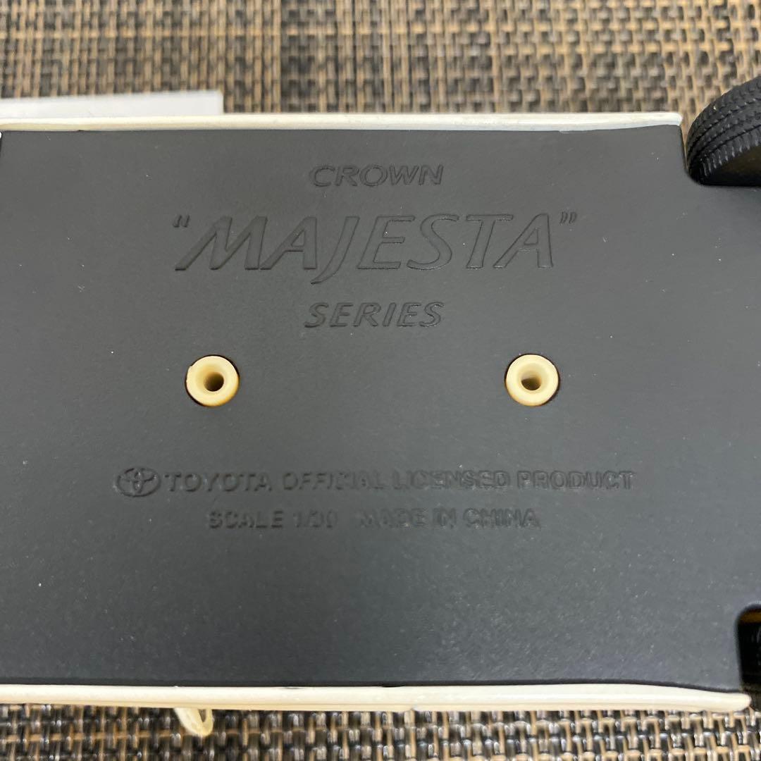 TOYOTA クラウンマジェスタ210系1/30ミニカー　ホワイトパール