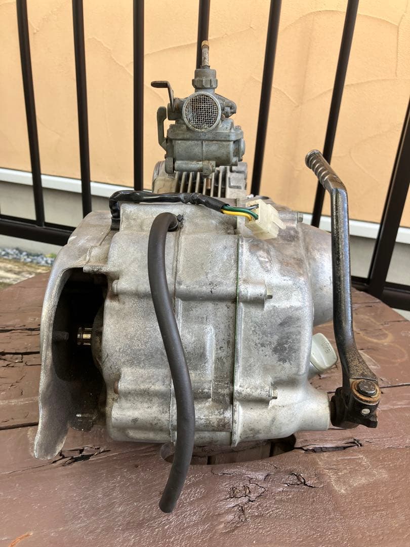 チョコもなかジャンボ　ホンダ　ダックス50　6V　エンジン