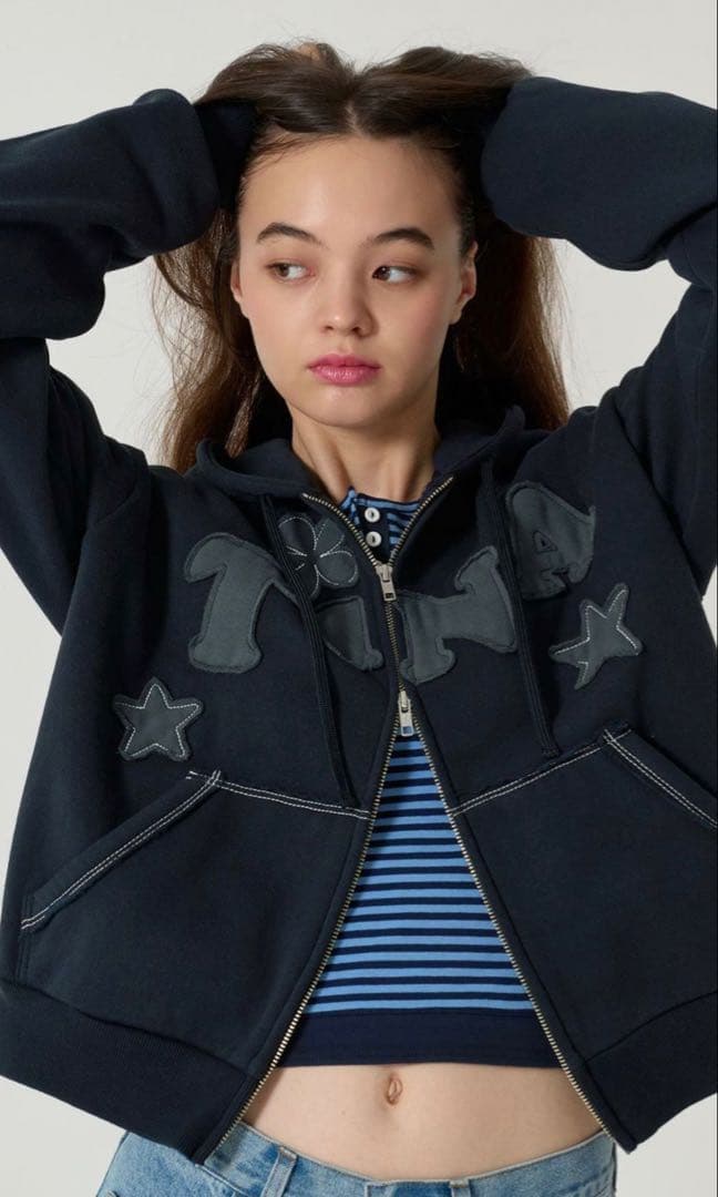 裏起毛 ロゴパッチワーク フーディー TINA：JOJUN ネイビー