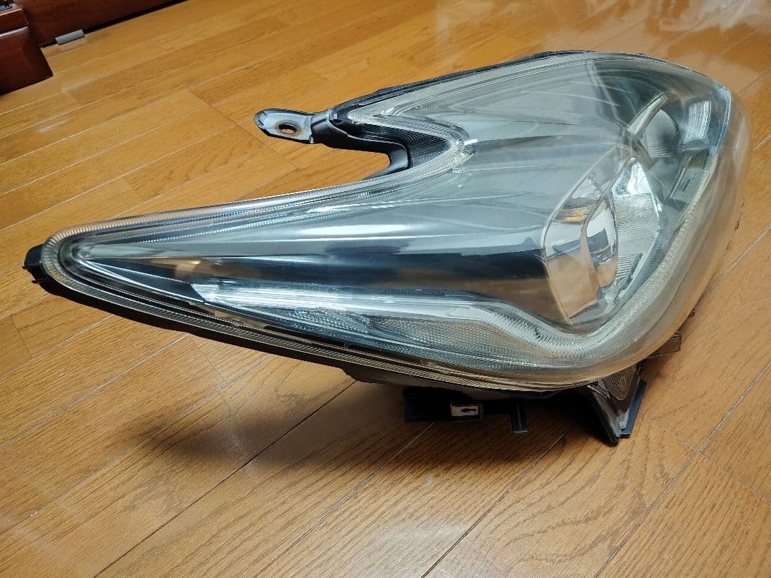 30プリウス　プリウス30 後期純正HIDヘッドライト 左右　バラストバーナー付