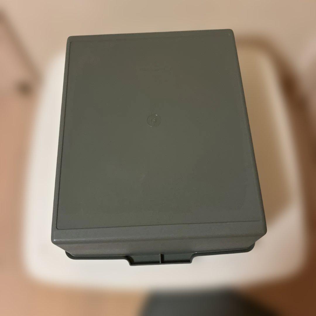 タッパーウエアスーパーケース 4個。