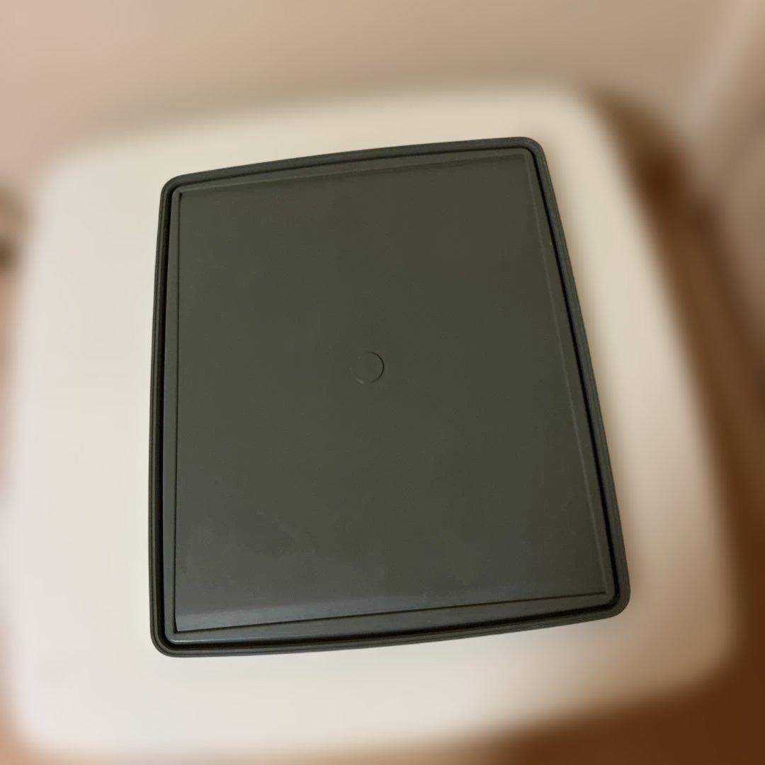 タッパーウエアスーパーケース 4個。