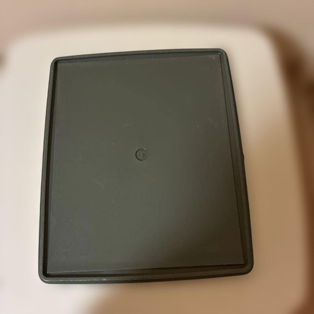 タッパーウエアスーパーケース 4個。