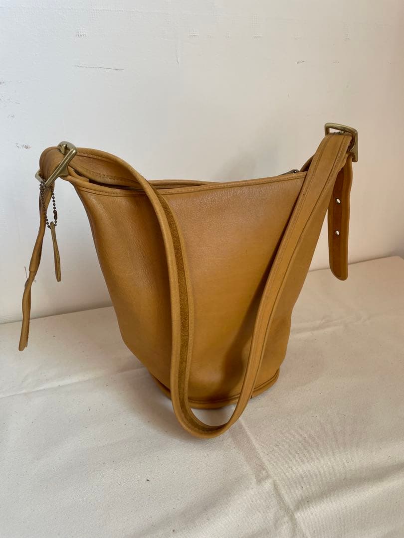 オールドコーチ　バケツ　ショルダーバッグ　イエロー