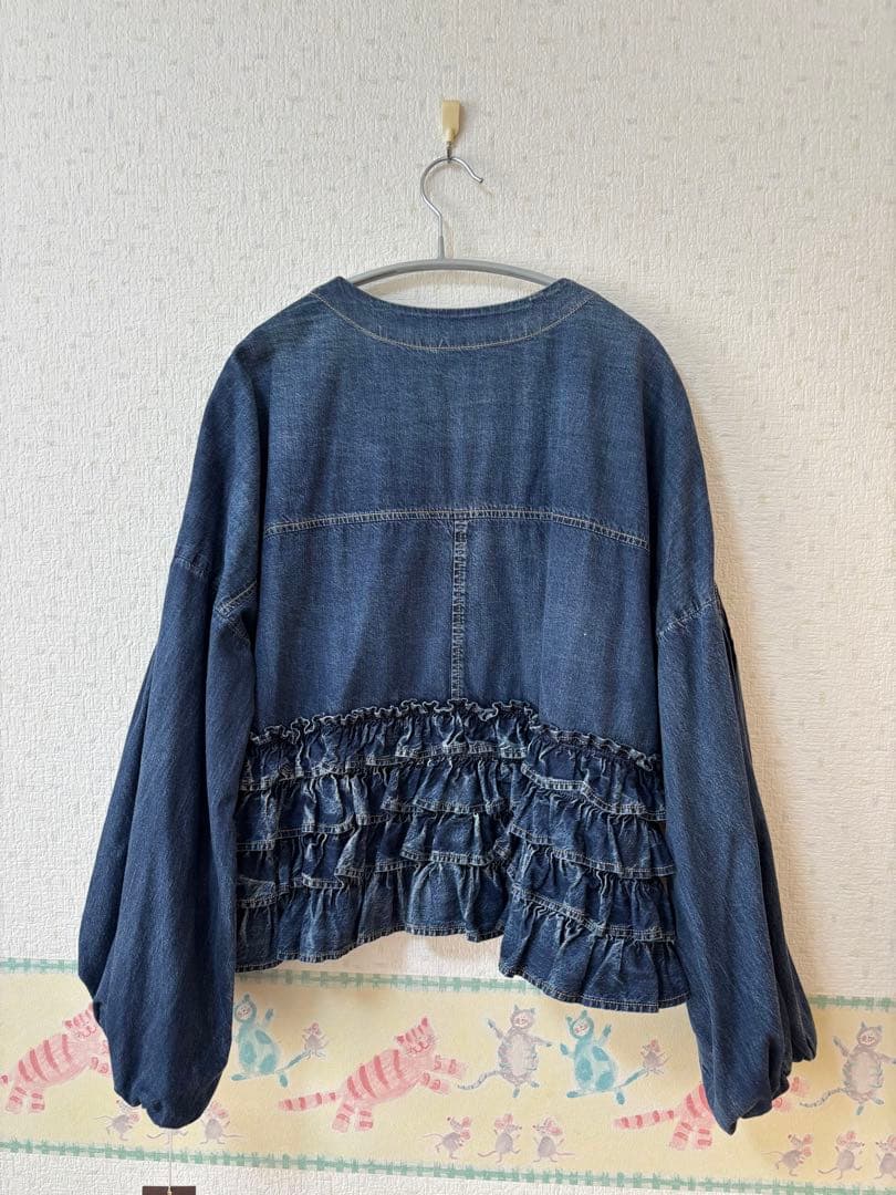 大人気！アヤン ayane バックフリルデニムシャツジャケット　新品未使用タグ付