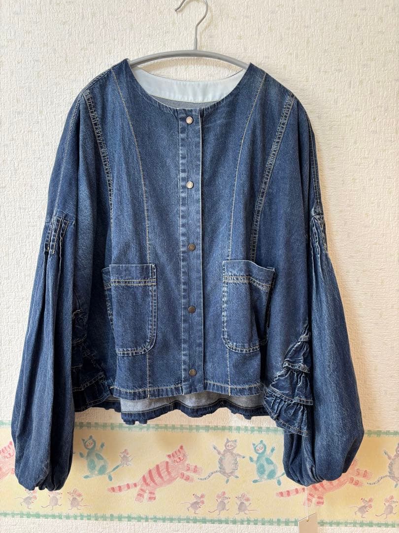大人気！アヤン ayane バックフリルデニムシャツジャケット　新品未使用タグ付