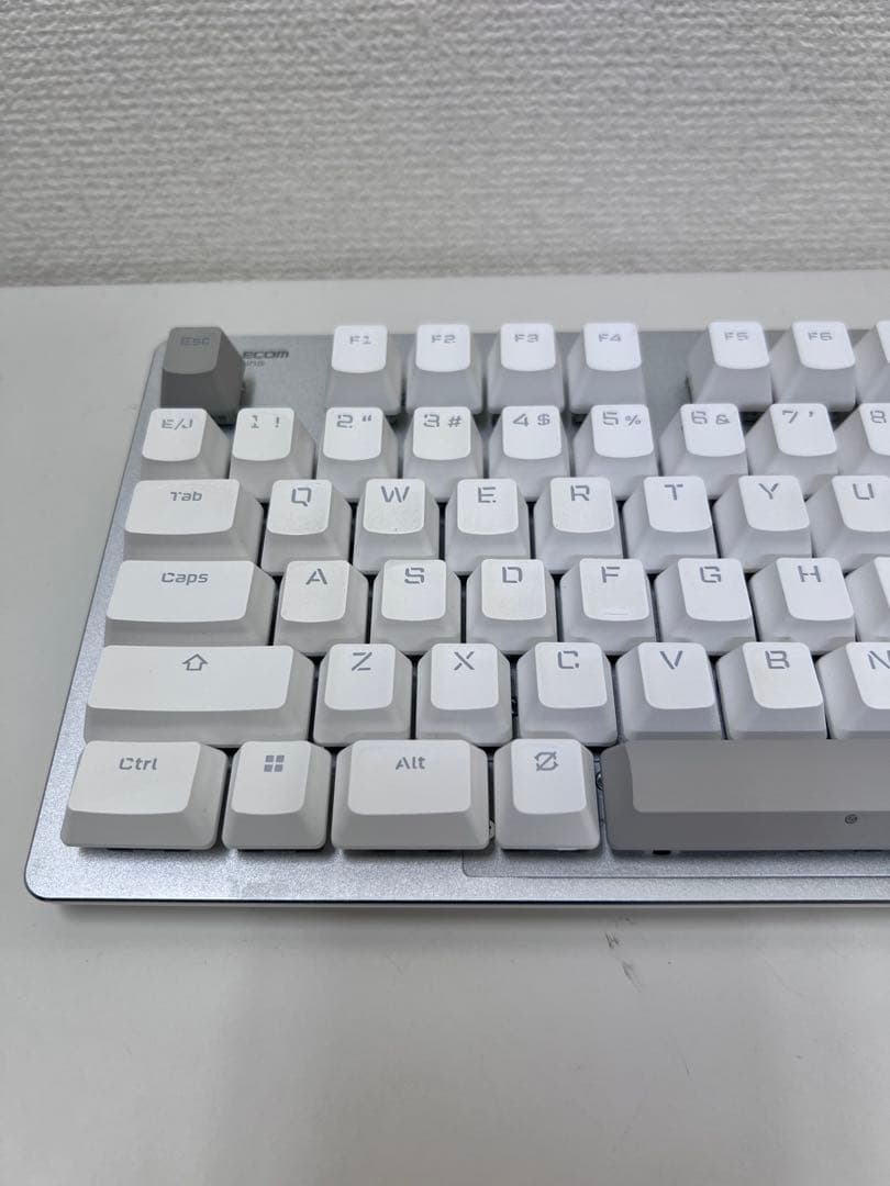 12P1#22 エレコム ゲーミングキーボード V custom VK720A