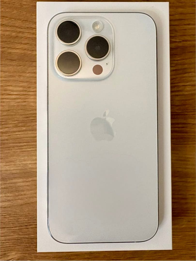 Apple iPhone 15 Pro ホワイトチタニウム 本体 128GB