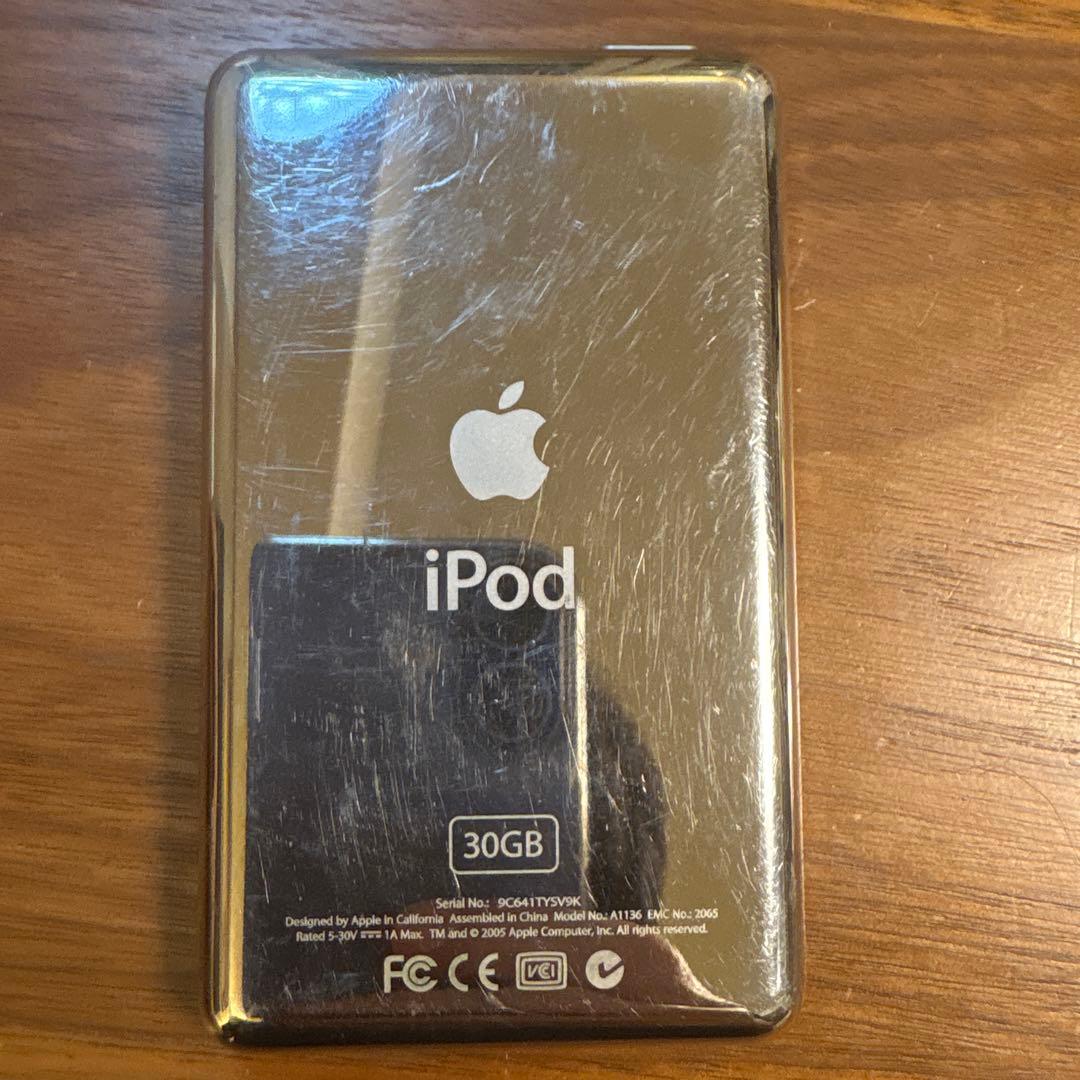 iPod Classic ホワイト USBケーブル付　可動OK