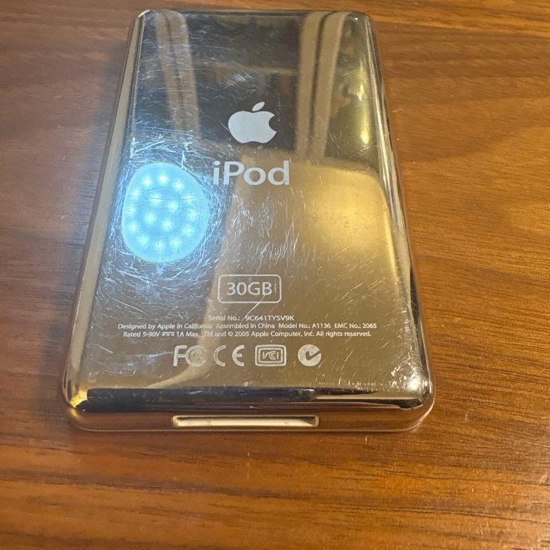 iPod Classic ホワイト USBケーブル付　可動OK