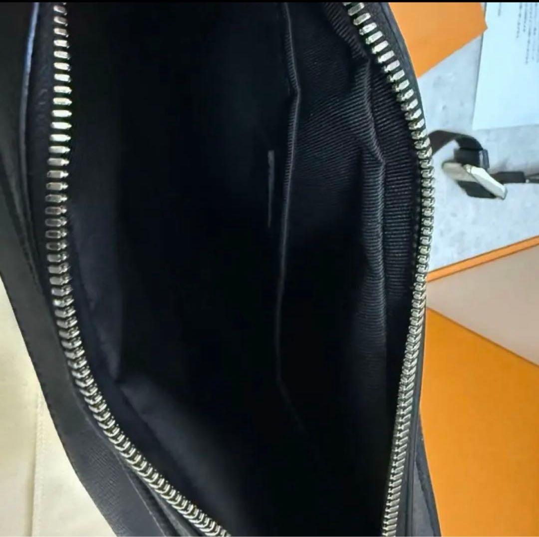 ルイ・ヴィトン アウトドアメッセンジャーPM ショルダーバッグ　美品