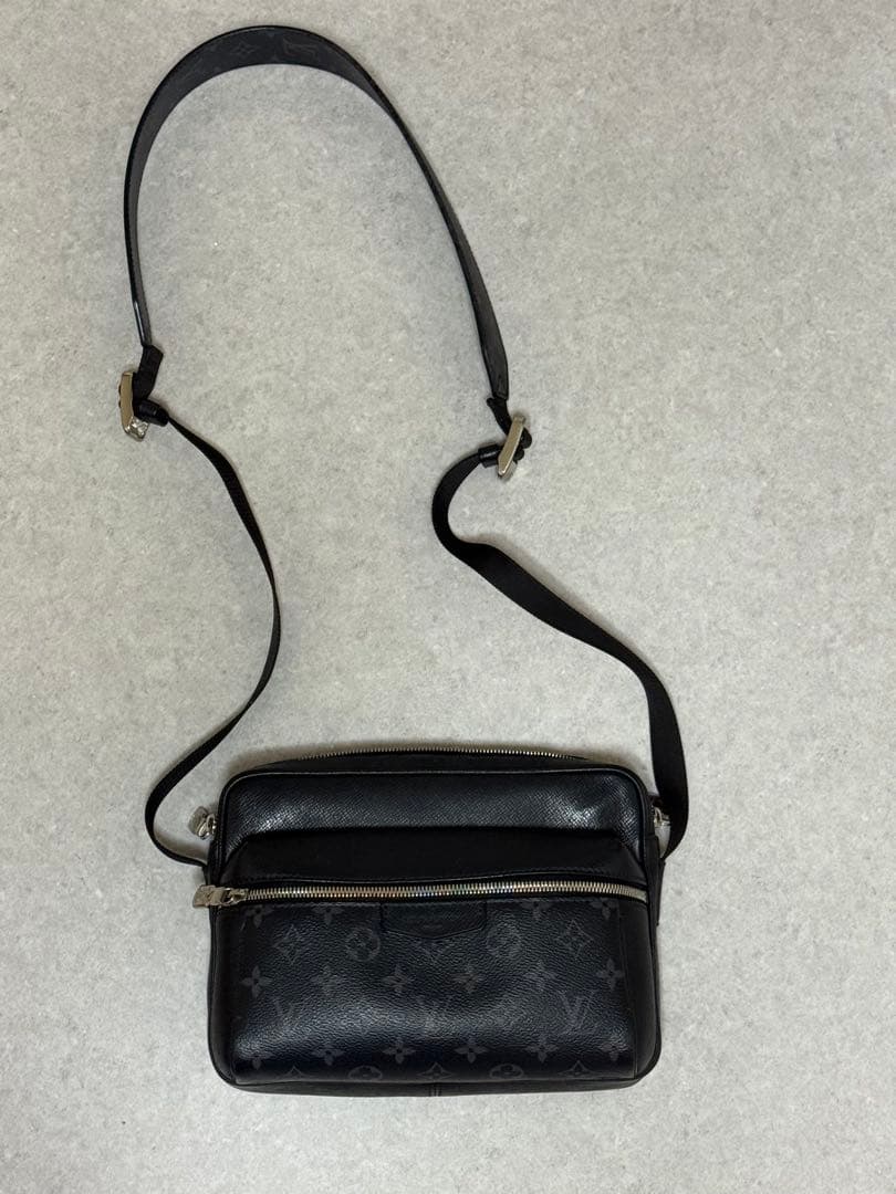 ルイ・ヴィトン アウトドアメッセンジャーPM ショルダーバッグ　美品
