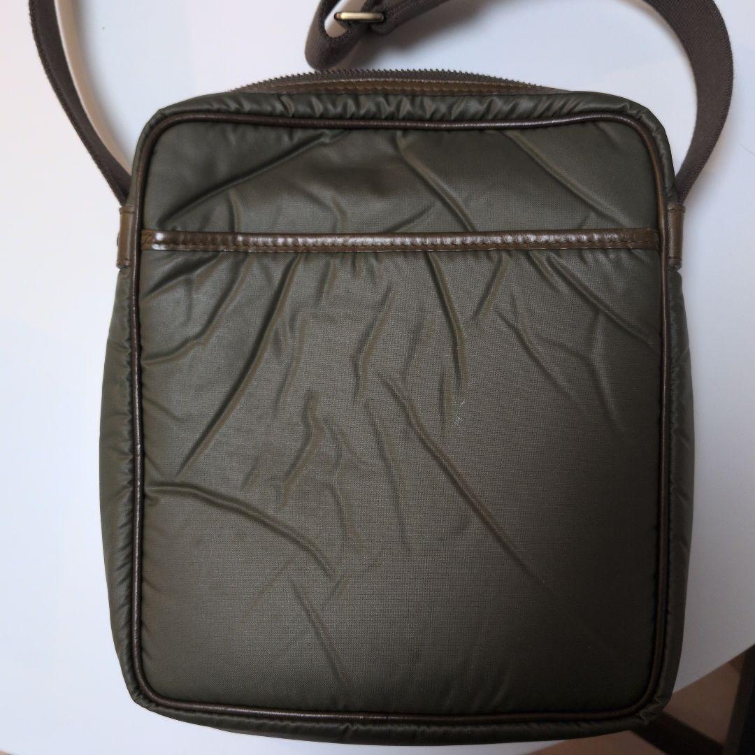 ハンティングワールド　ショルダーバッグ