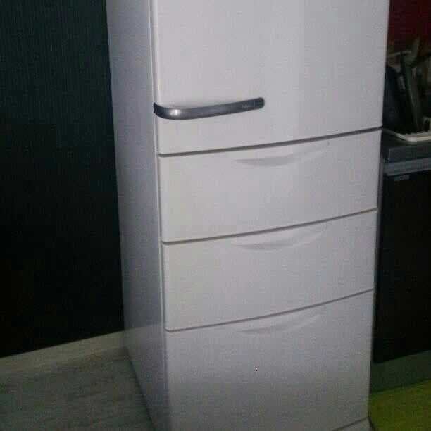 AQUA　4ドア冷蔵庫　355L・ナチュラルホワイト　AQR-361C-W