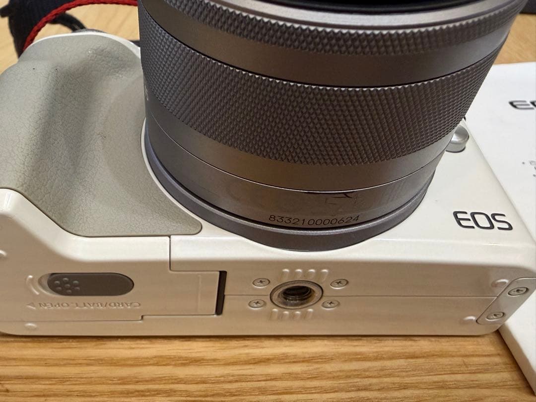 Canon EOS M ミラーレス一眼カメラ