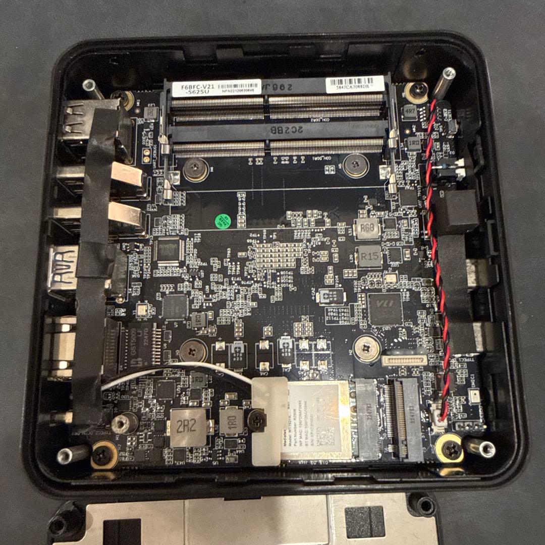 ジャンク ミニPC UM560