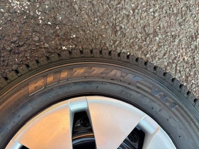 スタッドレスセット 軽バン、軽トラに！ダイハツ ハイゼット純正 スチール