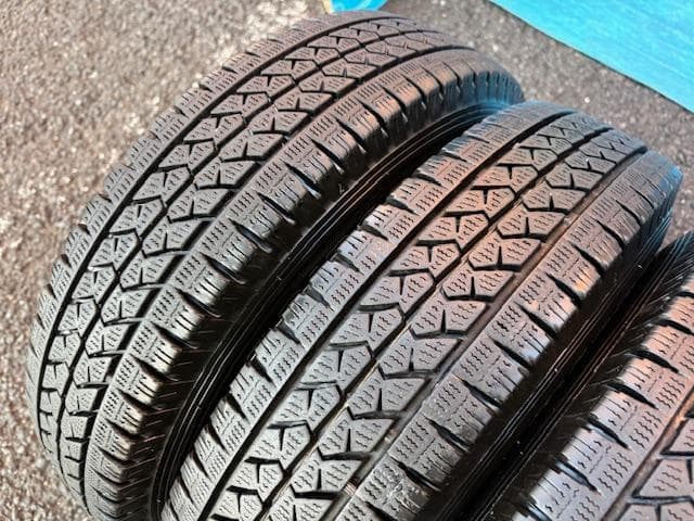 スタッドレスセット 軽バン、軽トラに！ダイハツ ハイゼット純正 スチール