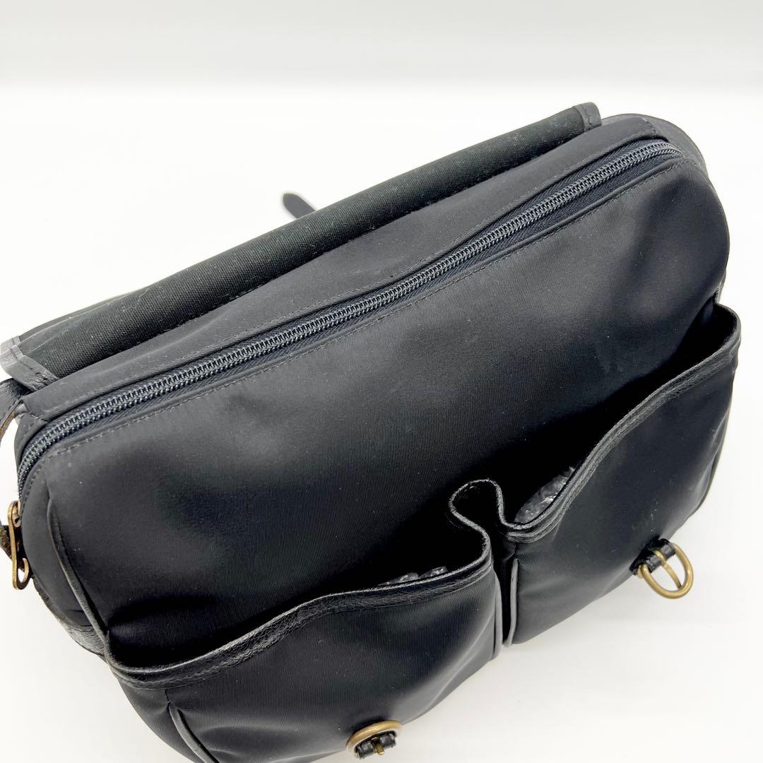 美品✨イルビゾンテ　ショルダーバッグ　メッセンジャー　レザー　ブラック　保存袋
