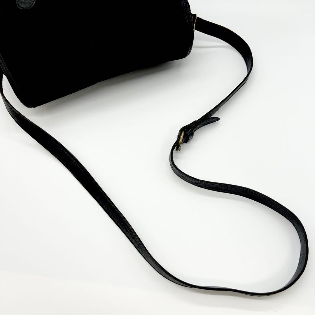 美品✨イルビゾンテ　ショルダーバッグ　メッセンジャー　レザー　ブラック　保存袋