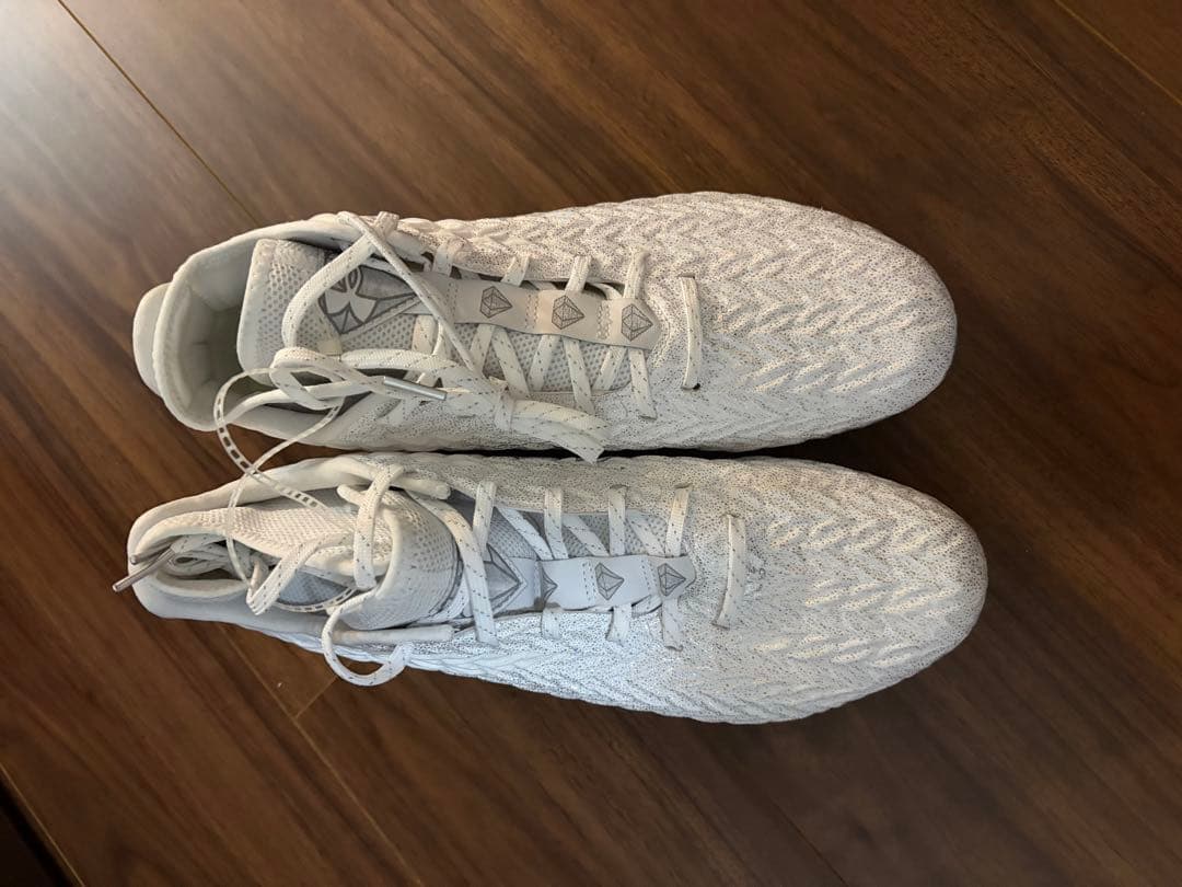 激レア！新品！アメリカンフットボール　スパイク　ホワイト×ホワイト