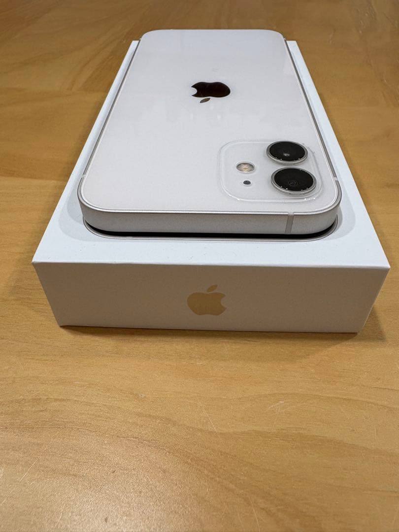 【美品】Apple iPhone 12 64GB ホワイト（付属品完備）