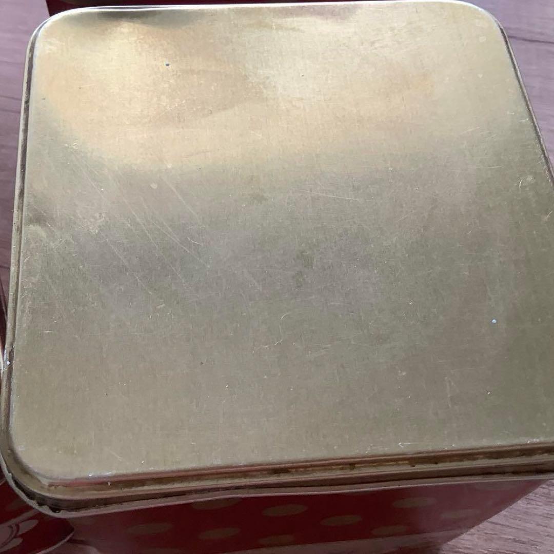 ソ連時代の超貴重　東欧雑貨　アンティーク缶　キャニスター８個セット　小物入れ