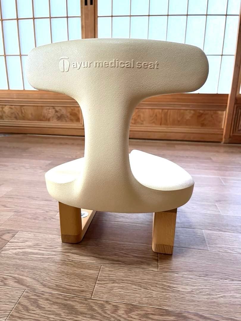 骨盤•姿勢矯正チェア　アーユルチェアあぐら椅子　ベージュ　脚付　滑り止め付き
