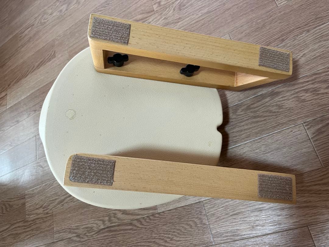 骨盤•姿勢矯正チェア　アーユルチェアあぐら椅子　ベージュ　脚付　滑り止め付き