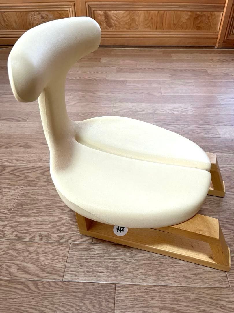 骨盤•姿勢矯正チェア　アーユルチェアあぐら椅子　ベージュ　脚付　滑り止め付き