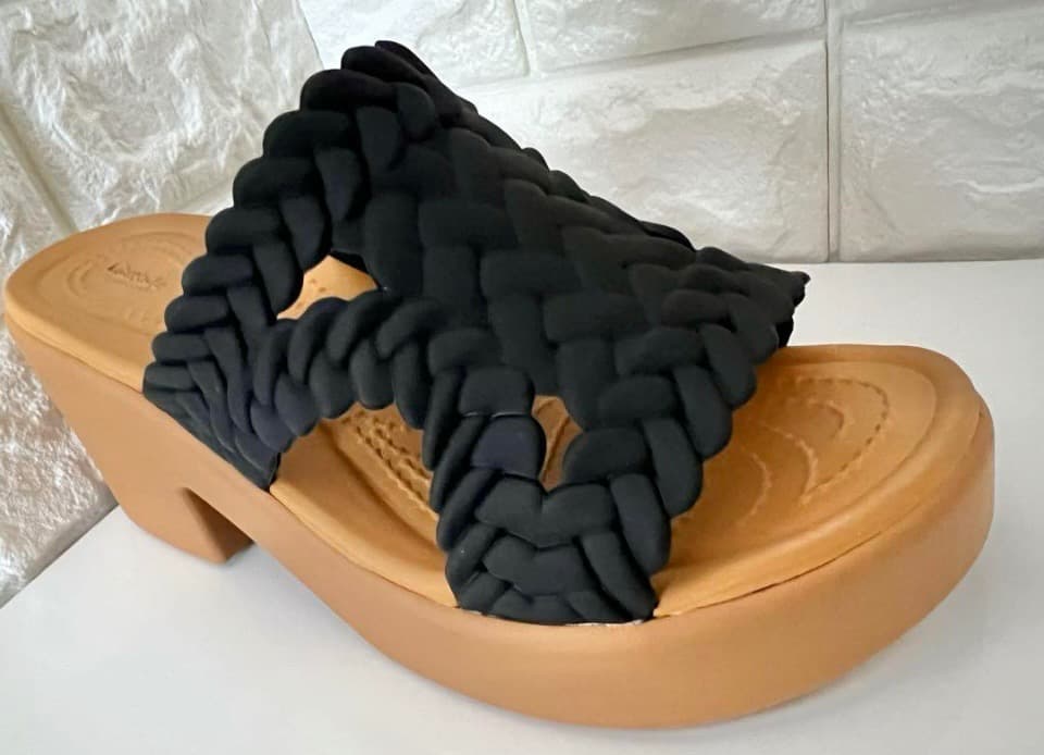 お値下げcrocs クロックス ヒール サンダル 厚底 おしゃれ 稀少 レア